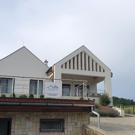 Aszúvilág Rezidencia with Sauna&Jacuzzi Legyesbenye Exterior foto